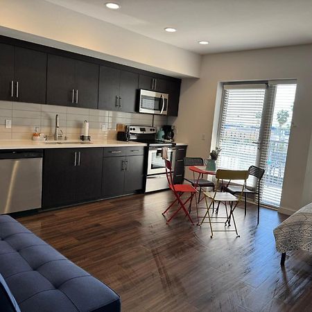 ロサンゼルスIncredible Hollywood Loft Free Parkingアパートメント エクステリア 写真
